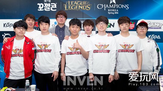 日本队在世 日本队在世