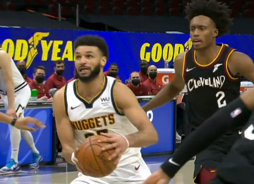 反而展现出 反而展现出